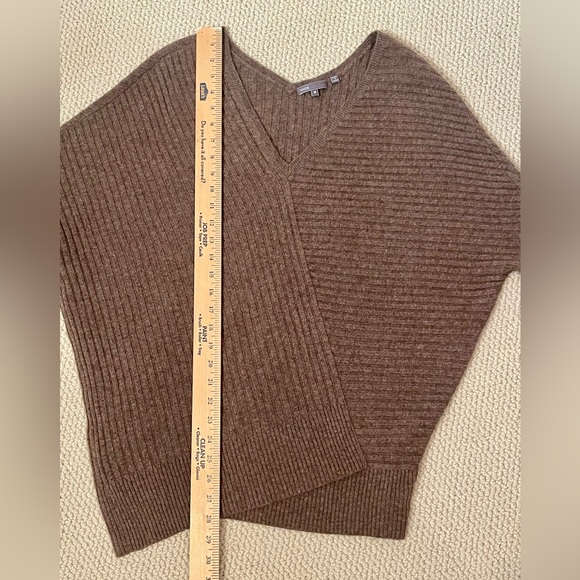 Vince sweater womens brown yak wool batwing vneck - Picture 4 of 8